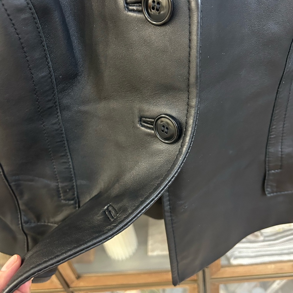 Danier Black Leather Vest - Picture 5 of 10